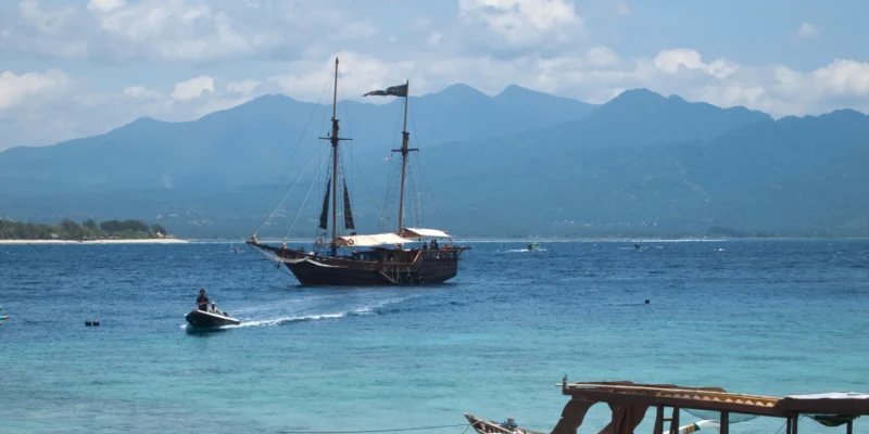 Vista de Lombok y el monte Rinjani desde Gili Meno