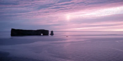 Rocher Percé frente a la costa de Québec en 1962